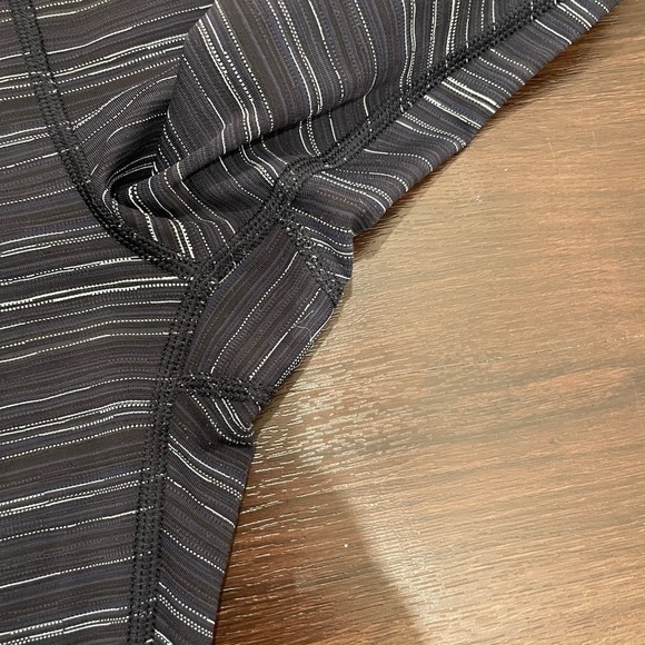 Lululemon Run The World 7/8 Tight | Leggings- Size 6 - Picture 13 of 14